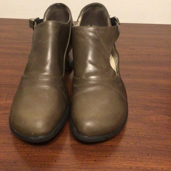 JOHN FLUEVOG SHOE WITH CUT OUT ON ONE SIDE SZ 9.5 - Picture 3 of 11